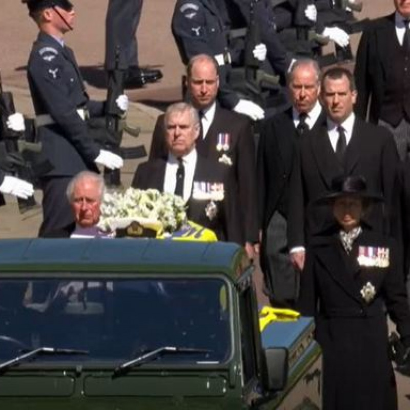 Il corteo funebre per il principe Filippo