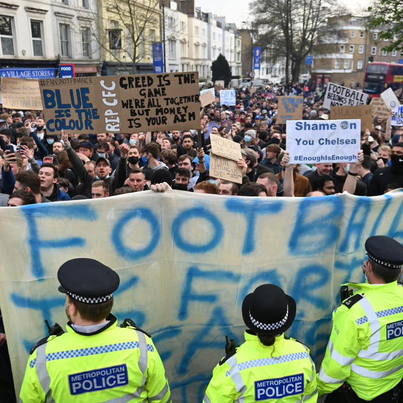 Protesta a Londra contro la Superlega