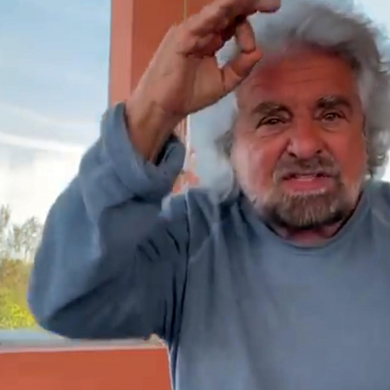 Lo sfogo di Beppe Grillo in difesa del figlio accusato di stupro: "Arrestate me". Il video virale