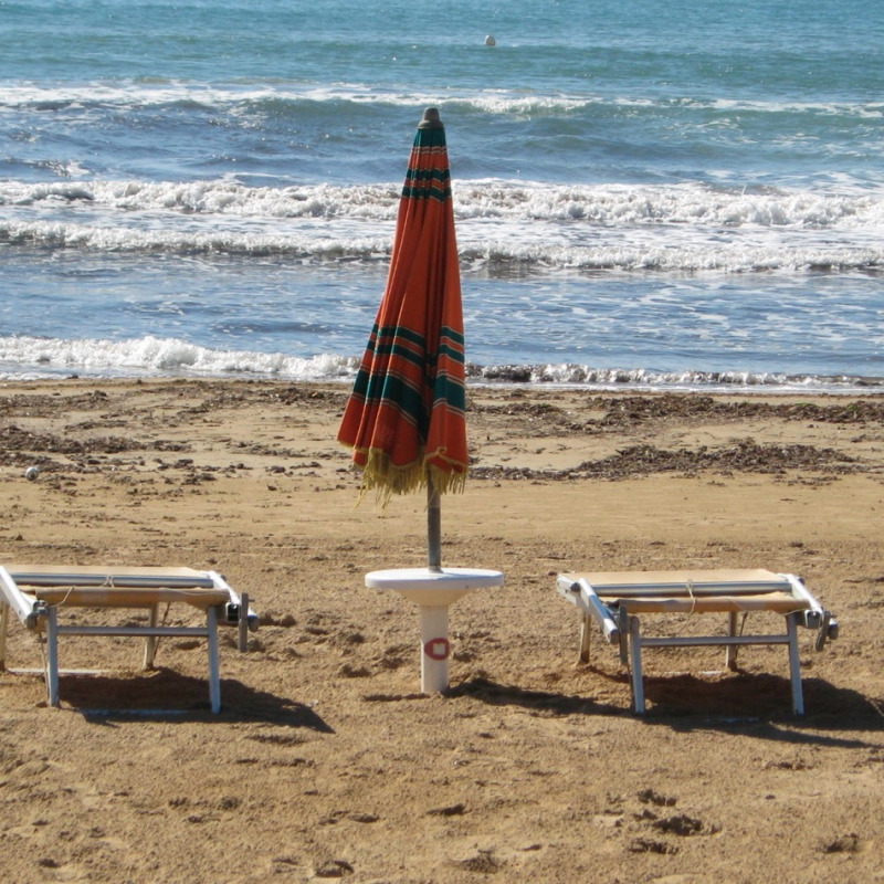 Maganuco in inverno: la spiaggia sarà attrezzata con le pedane d'accesso per i disabili