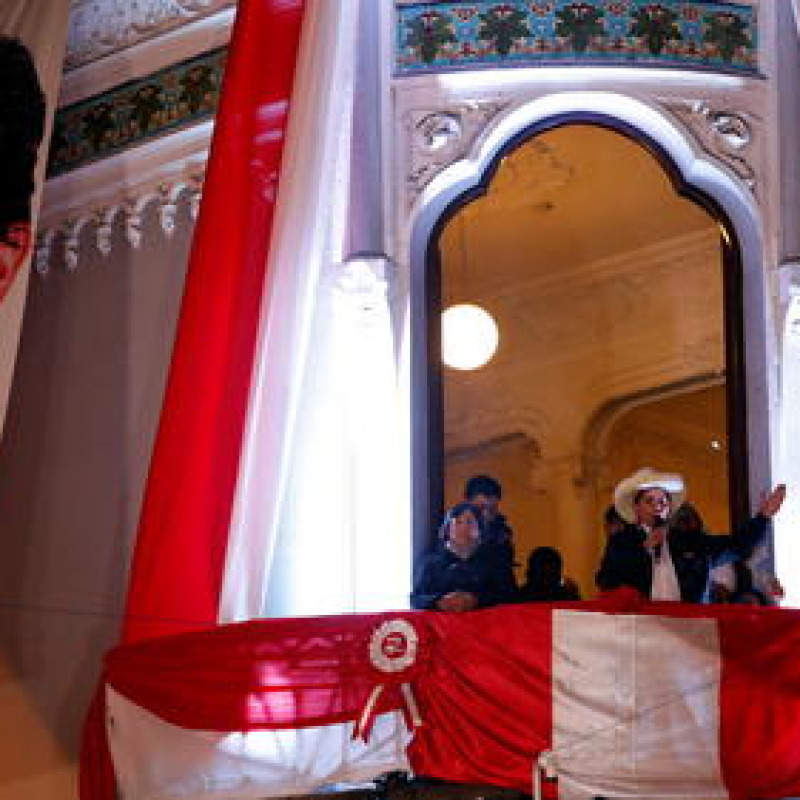 Pedro Castillo eletto presidente Perù
