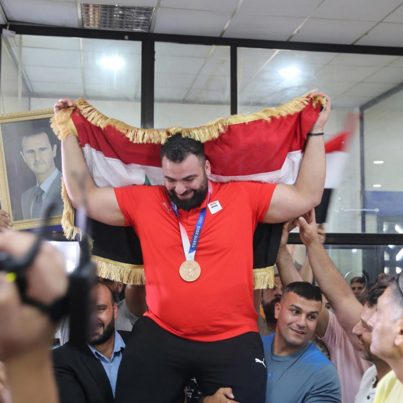 Man Asaad, unico siriano vincitore di una medaglia a Tokyo 2020, festeggiato al ritorno in patria