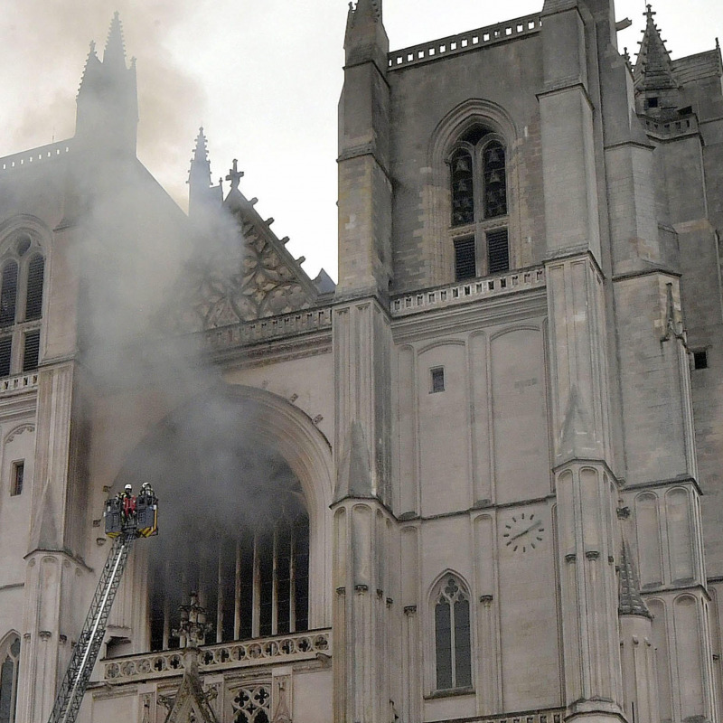 L'incendio alla Cattedrale di Nantes, nel luglio 2020