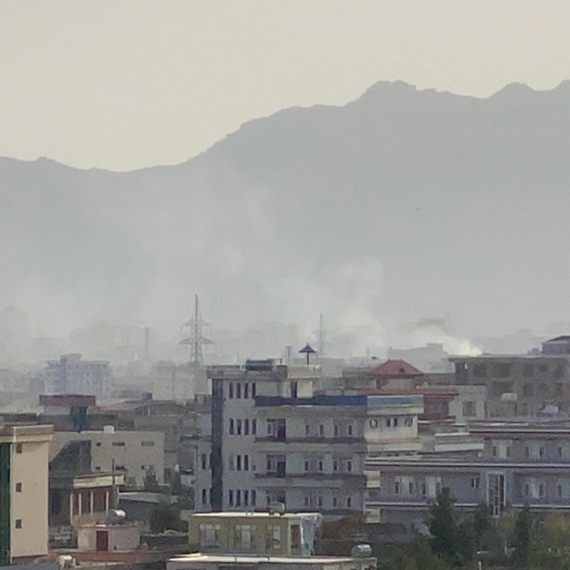 Un razzo ha centrato un edificio a Kabul