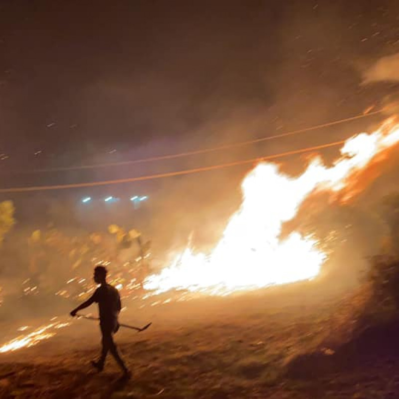 L'incendio di questa notte a Lipari