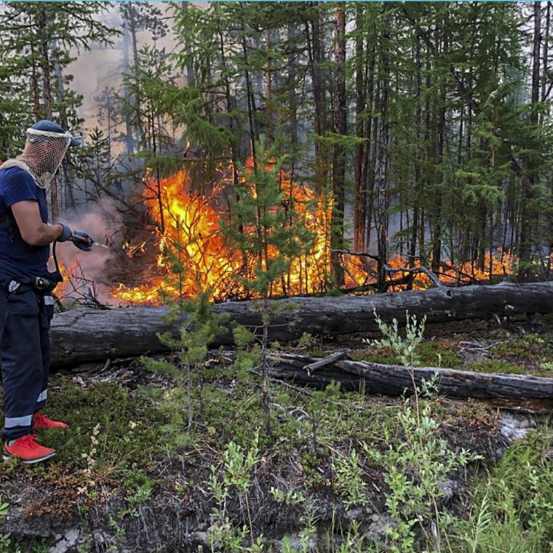 Foto dell'incendio in Jakuzia (Siberia)