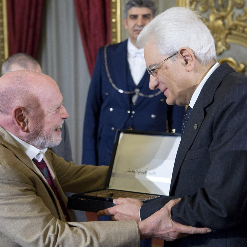 Sergio Mattarella consegna il Premio "Presidente della Repubblica" dell'Accademia Nazionale di Santa Cecilia per l'anno 2014 al Maestro Sylvano Bussotti