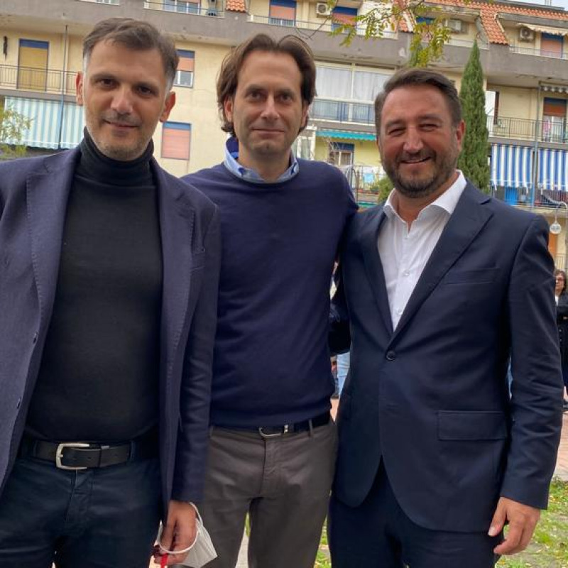 Da sinistra Barbagallo, il nuovo sindaco di San Cataldo Gioacchino Comparato e Cancelleri