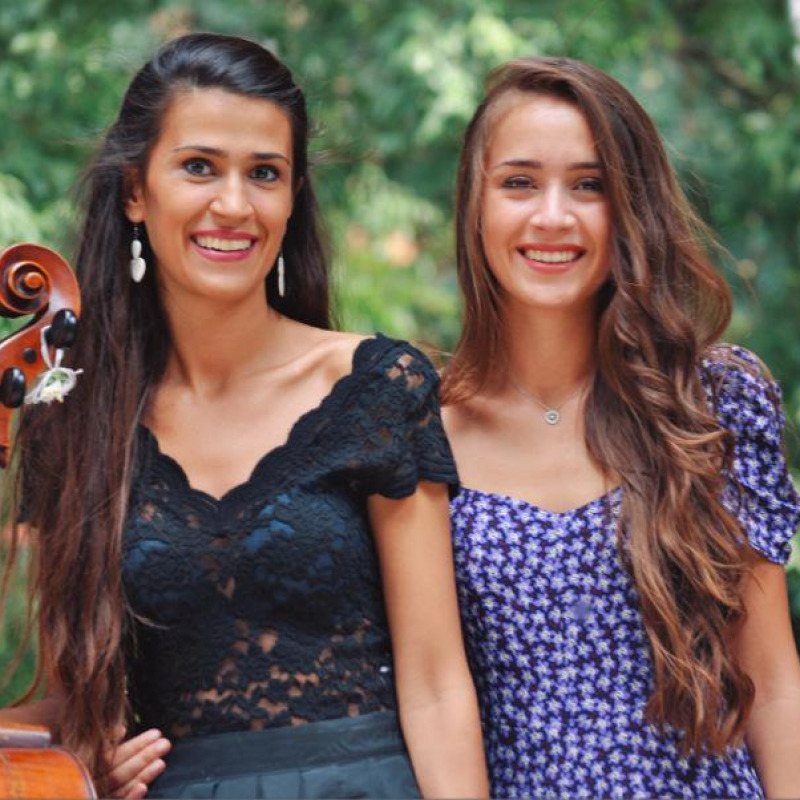 Le Shirvani Sisters, la violoncellista Leila e la pianista Sarah