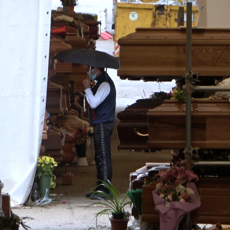 Le bare senza sepoltura al cimitero dei Rotoli di Palermo