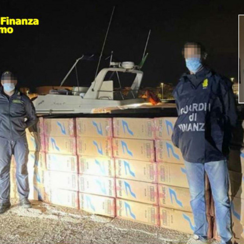 Le sigarette di contrabbando sequestrate dalla guardia di finanza a Marsala, nel riquadro Bartolomeo Bertuglia, il militare della guardia costiera arrestato
