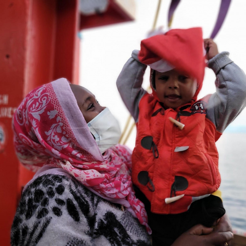 Un tweet di Sos Mediterranee ITA. E' attraccata alle 11 al porto di Trapani la Ocean Viking, O.N.G. norvegese, con a bordo 114 migranti, 25 dicembre 2021. TWITTER SOS MEDITERRANEE ITA+++ATTENZIONE LA FOTO NON PUO' ESSERE PUBBLICATA O RIPRODOTTA SENZA L'AUTORIZZAZIONE DELLA FONTE DI ORIGINE CUI SI RINVIA+++ +++NO SALES; NO ARCHIVE; EDITORIAL USE ONLY+++