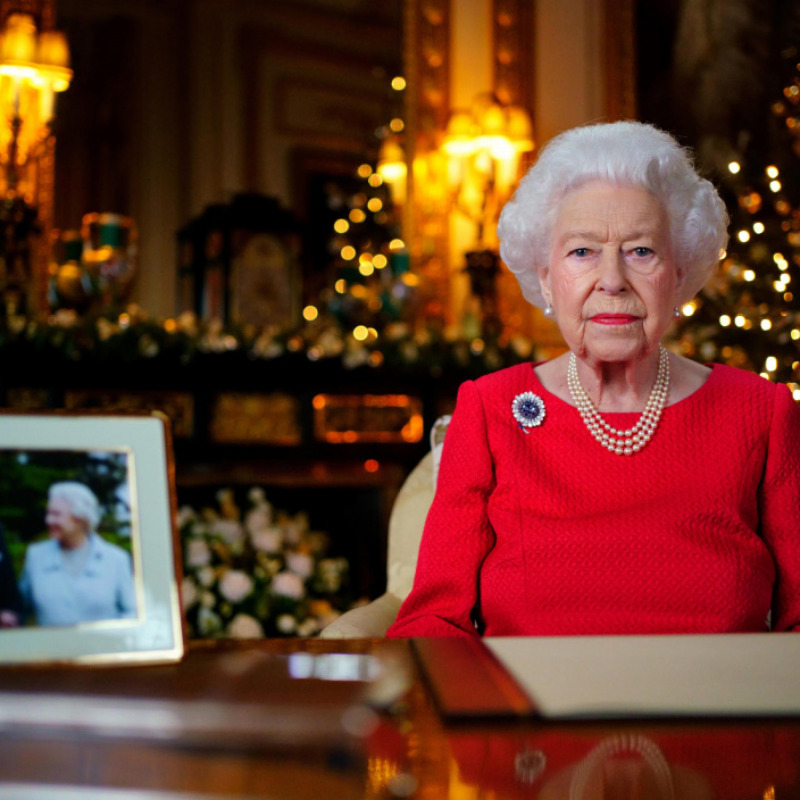La regina Elisabetta ha reso un toccante tributo al suo defunto marito, il principe Filippo