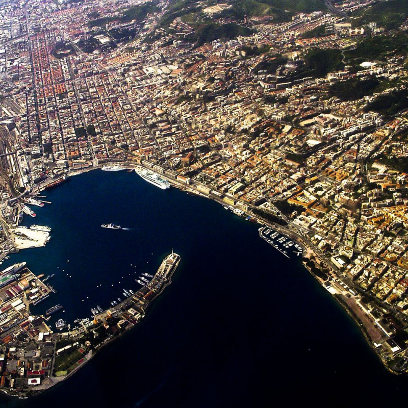 Panoramica di Messina (foto di Stefano Barillà su Wikipedia)