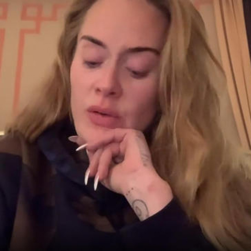 Adele in lacrima, profilo Instagram