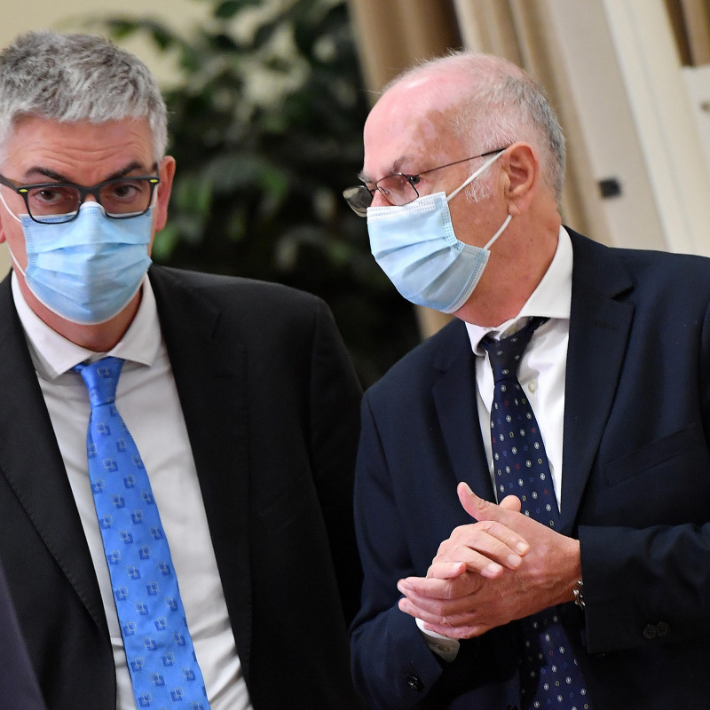 Il presidente dell'Istituto Superiore di Sanità Silvio Brusaferro (a sinistra) e il direttore della Prevenzione del ministero della Salute Gianni Rezza