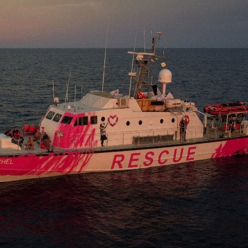 La nave umanitaria Louise Michel