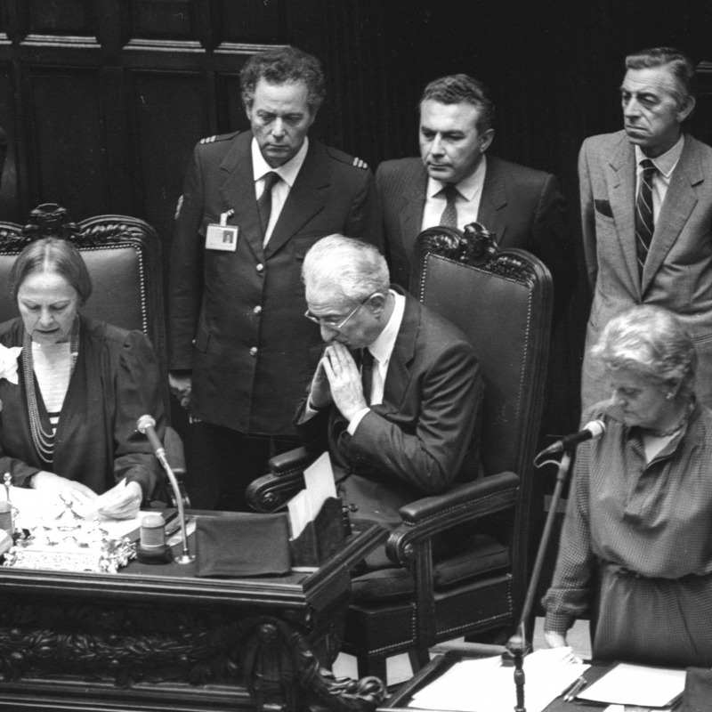Francesco Cossiga eletto presidente della Repubblica il 24 giugno 1985, presidente della Camera Nilde Iotti