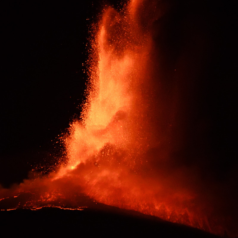 Eruzione dell'Etna in una foto d'archivio