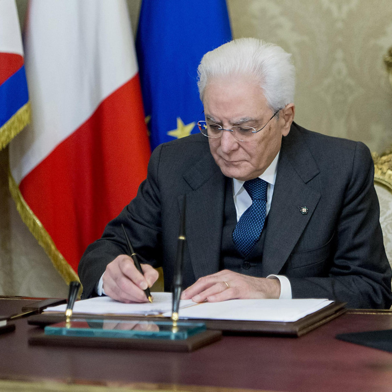 Il presidente Mattarella ha anche firmato l'ultimo decreto Covid del governo