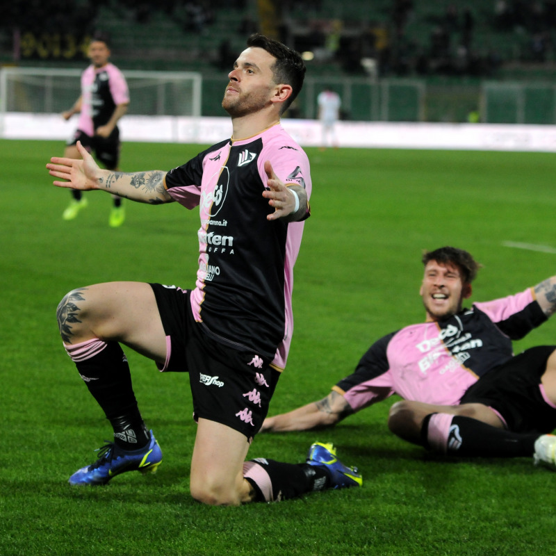 L'esultanza per il secondo gol di Brunori (foto Fucarini)