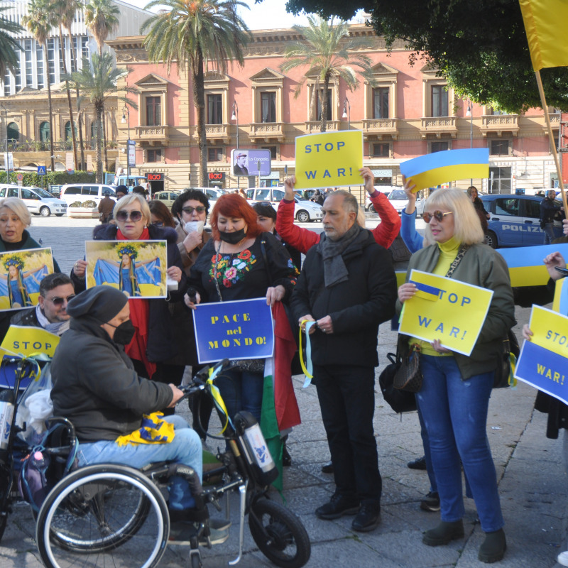 Palermo.La protesta a Piazza Massimo delle donne ucraine residenti in citta'contro la guerra.Ph.Alessandro Fucarini