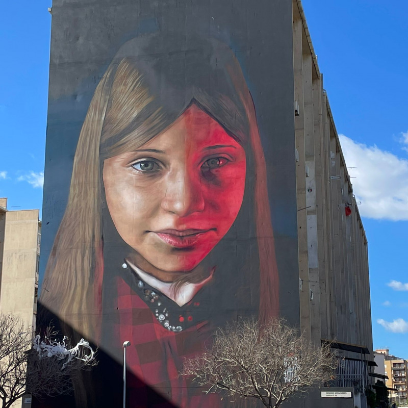 Palermo, "La ragazza del futuro" allo Sperone è uno dei sette murales più belli d'Italia