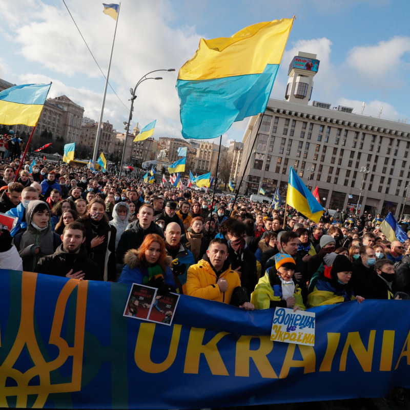 I partecipanti alla marcia dell'Unità per l'Ucraina nel centro di Kiev