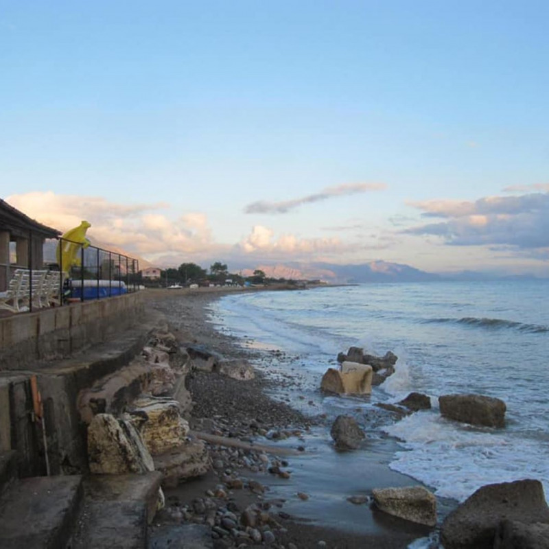 Trovato un ordigno bellico in spiaggia a Campofelice di Roccella ...