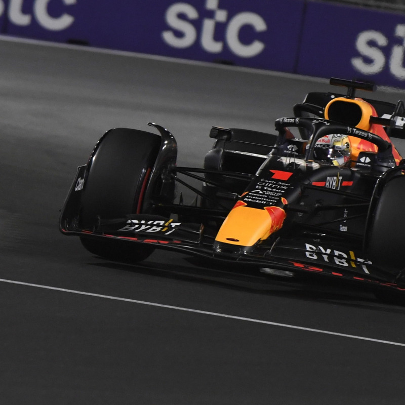 epa09851877 Dutch Formula One driver Max Verstappen of Red Bull Racing in action during the qualifying session of the Formula One Grand Prix of Saudi Arabia on the Corniche Circuit in Jeddah, Saudi Arabia, 26 March 2022. EPA/STR