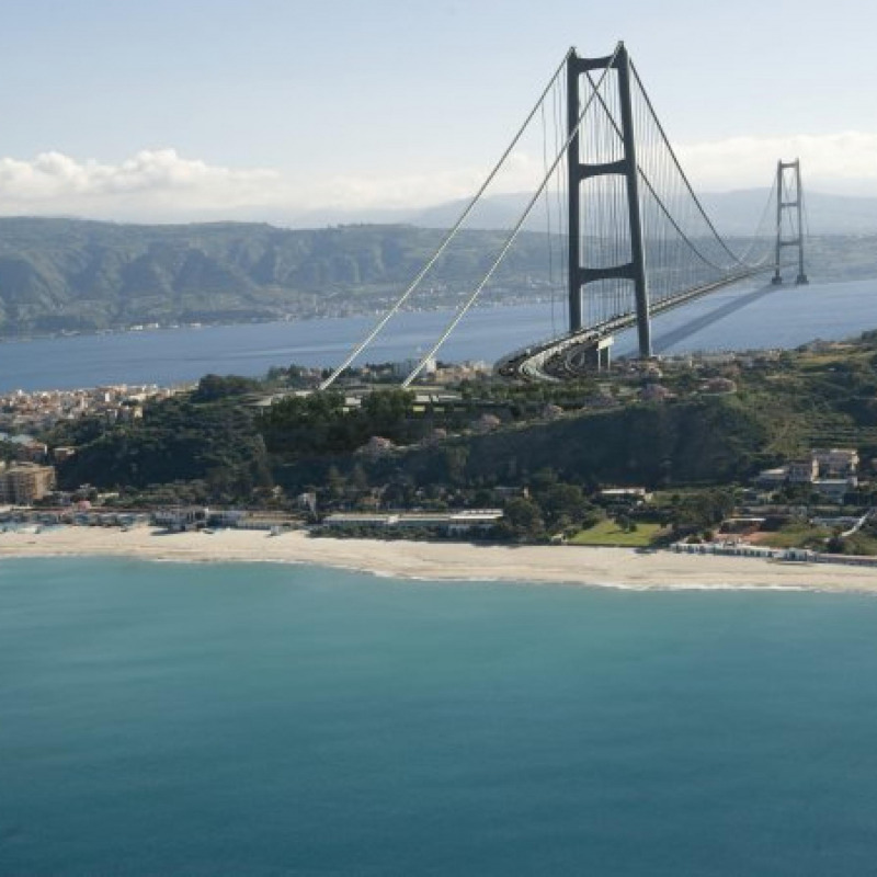 Una elaborazione grafica del progetto del Ponte sullo Stretto di Messina, tratto dal sito www.projectmate.com