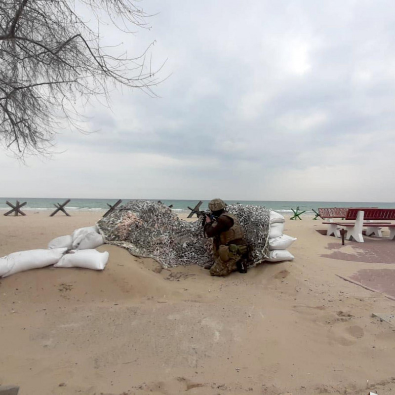 La trincea sulla spiaggia minata di Odessa