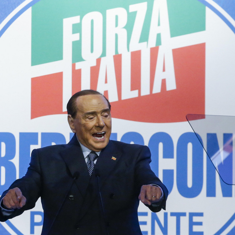 Berlusconi parla all'Assemblea di Forza Italia