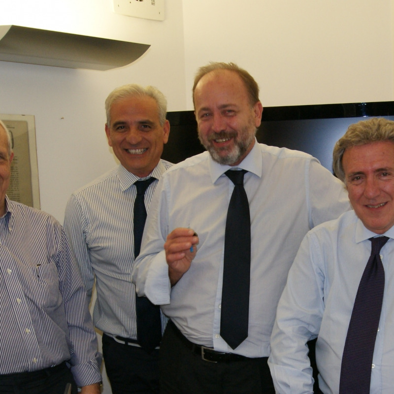 Da sinistra: il presidente Sergio Amenta, il vice direttore Francesco Leone, il direttore Antonio Pennisi e il vice presidente Nicola Colabella