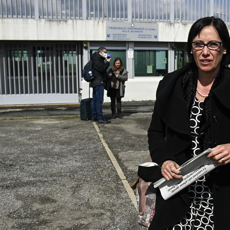 Ilaria Cucchi all'uscita dell'aula bunker del carcere di Rebibbia per la sentenza sui depistaggi