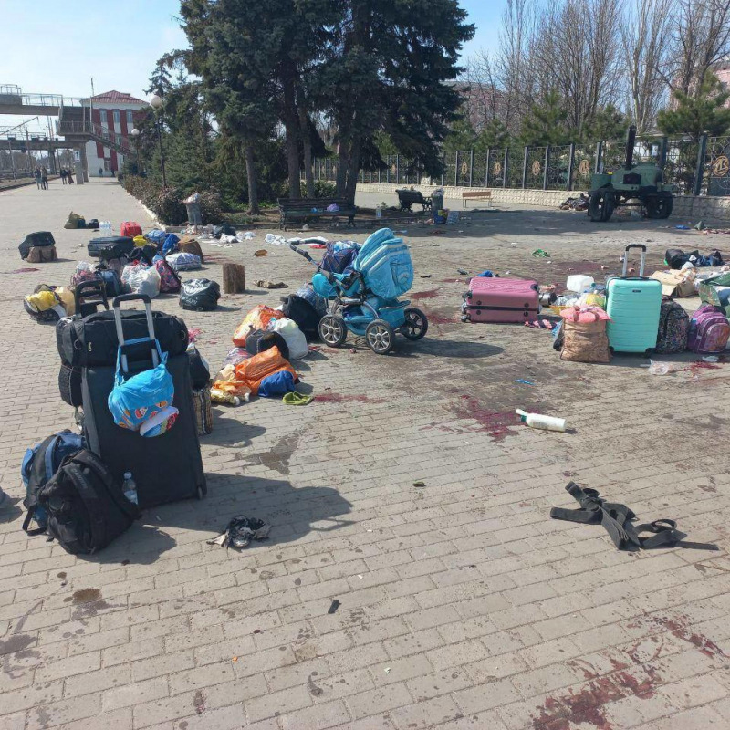 Oltre 30 morti nell'attacco alla stazione Kramatorsk