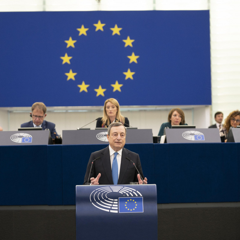 Il Presidente del Consiglio, Mario Draghi, all'apertura della sessione plenaria del Parlamento Europeo, a Strasburgo