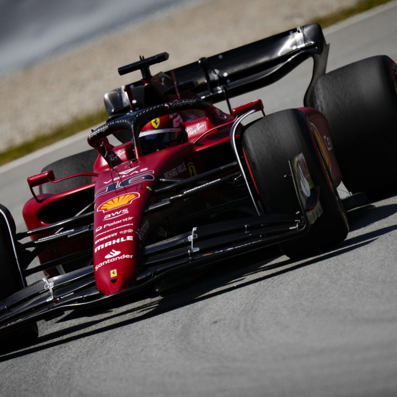 Charles Leclerc in pole a Barcellona