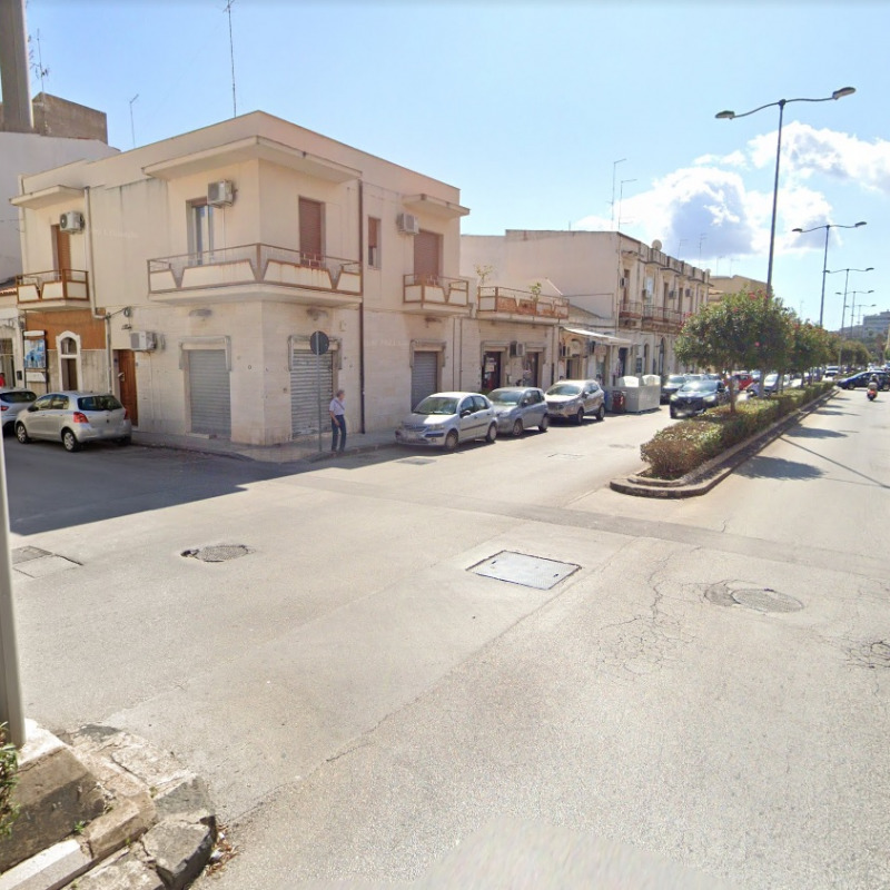 La via Cadorna all'incrocio con via Caltanissetta