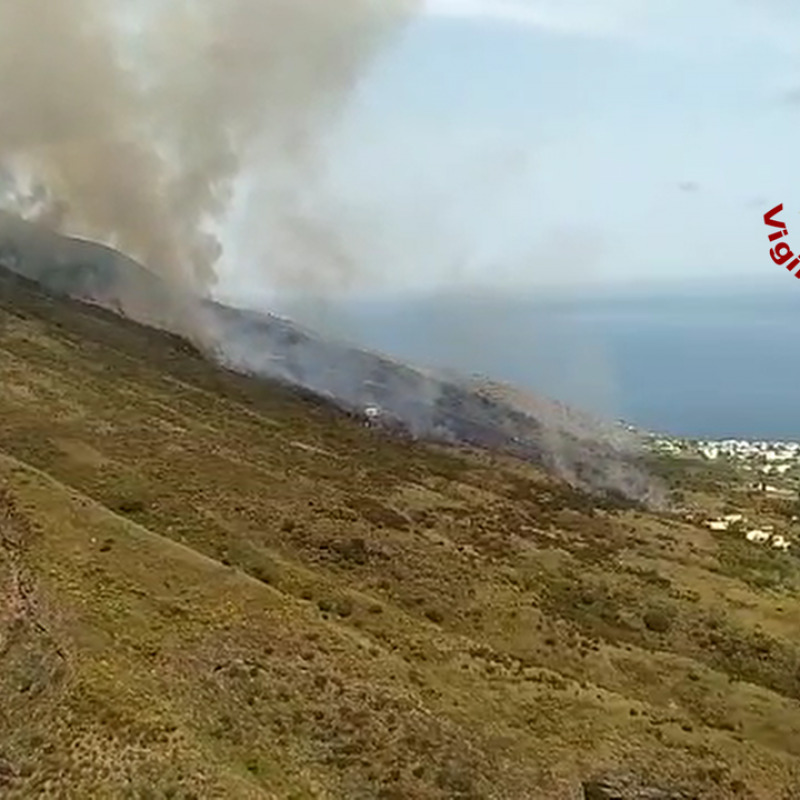 Incendio a Stromboli (foto di Bartolino Leone)