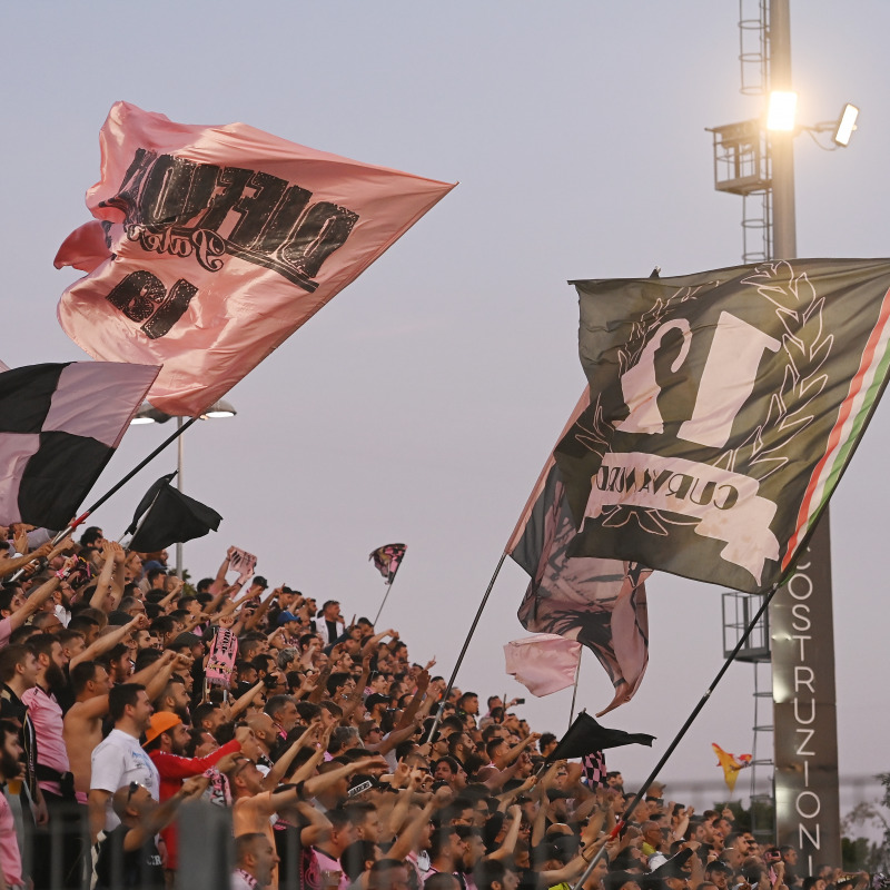 I tifosi del Palermo nell'ultima trasferta di Bari
