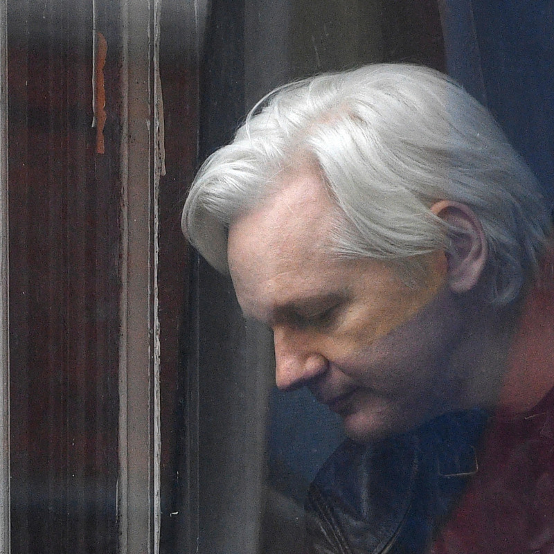 Julian Assange s