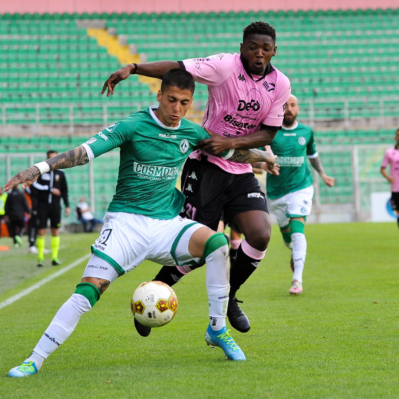 Broh impegnato contro l'Avellino nel campionato 2020-21 (foto di Tullio Puglia)