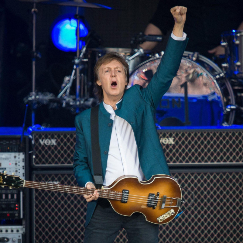 Paul McCartney, la leggenda compie 80 anni