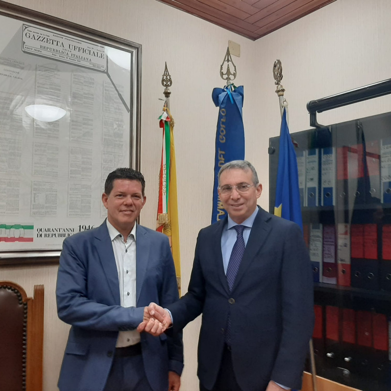 Il sindaco Nicolò Rizzo col neoassessore Tommaso Notaro