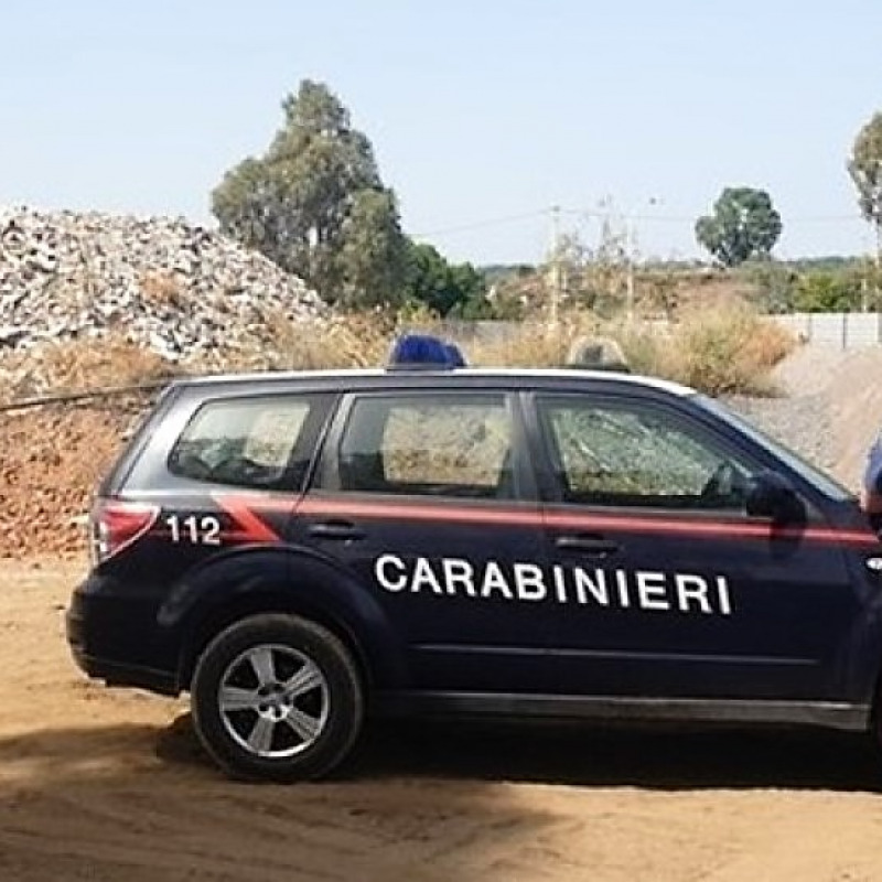 I carabinieri di Belpasso nell'area adibita a discarica abusiva