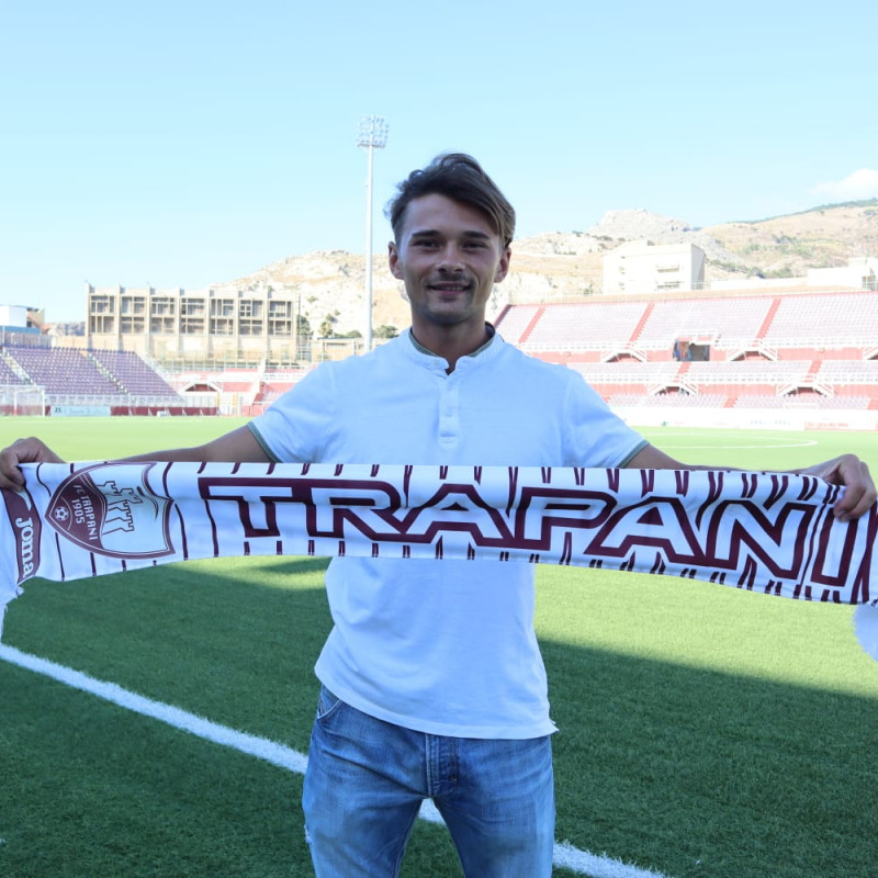 Il centrocampista ucraino Kosovan è ufficialmente del Trapani