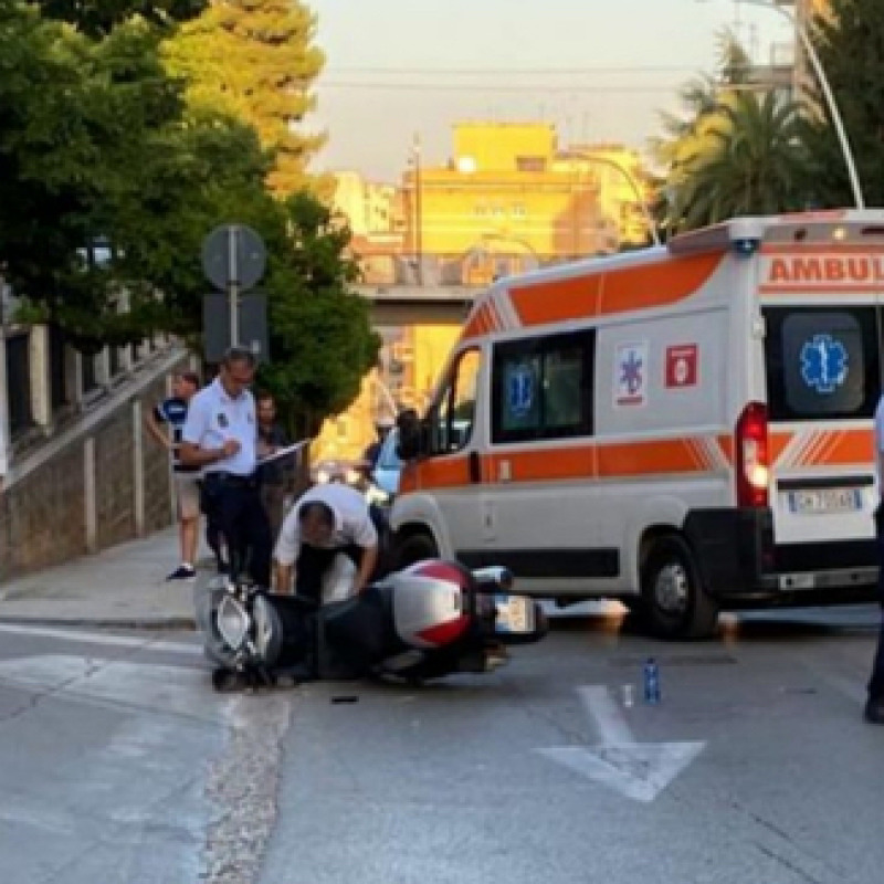 L'incidente in via Rosso di San Secondo (Foto Seguonews)