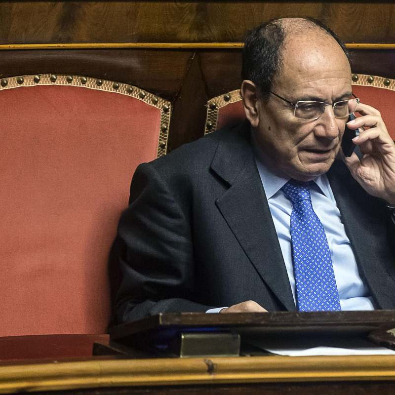 Renato Schifani in Aula al Senato durante l'esame del disegno di legge anticorruzione, Roma, 25 marzo 2015. ANSA/ANGELO CARCONI