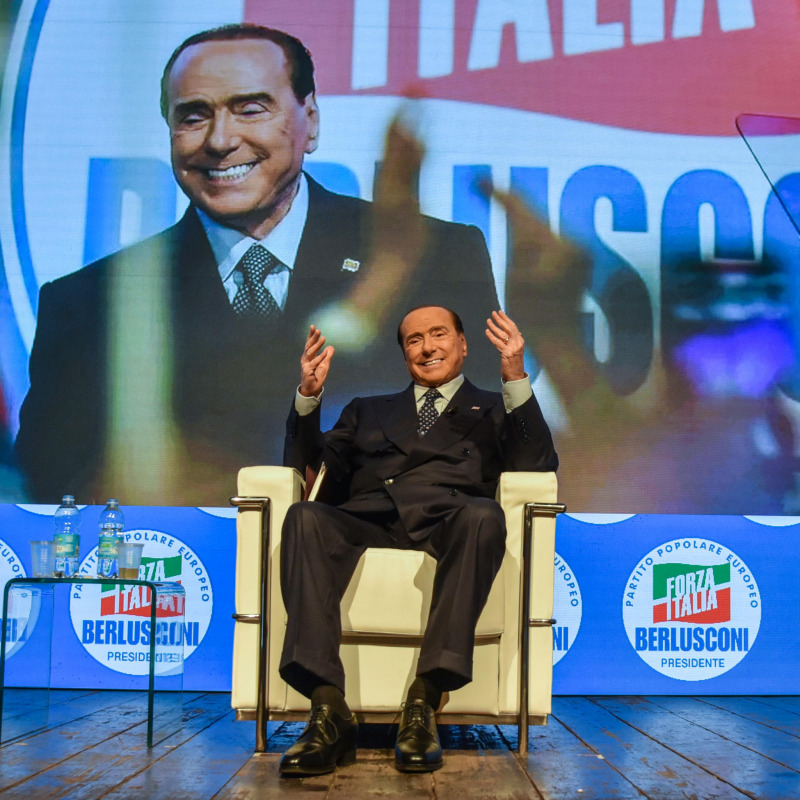 Silvio Berlusconi al party di chiusura della campagna elettorale di Forza Italia